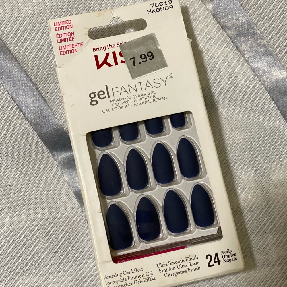 Kiss press on nail dark blue Free gift 🎁🛍